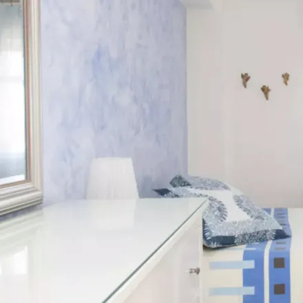 Rent this 2 bed apartment on Madrid in Huizhou Unionwell, Calle de Neguilla