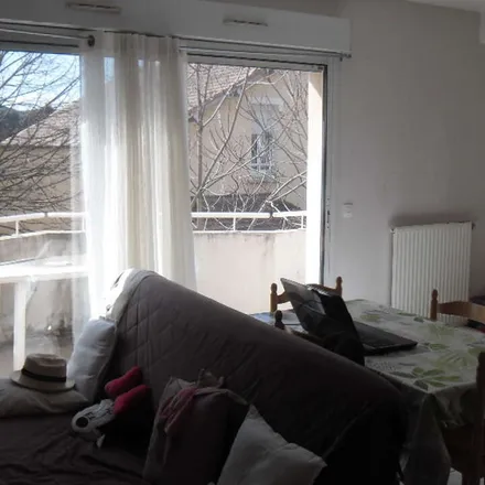 Rent this 3 bed apartment on Chemin du bois de l'état in 07400 Le Teil, France