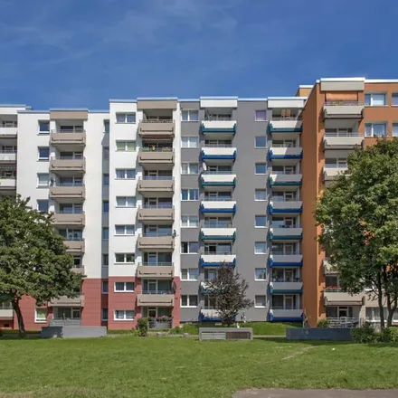 Rent this 3 bed apartment on Altenbrückstraße 9 in 40599 Dusseldorf, Germany