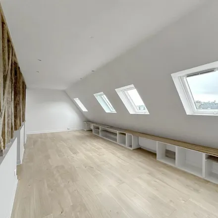 Rent this 3 bed apartment on 98 Boulevard de Sébastopol in 75003 Paris, France