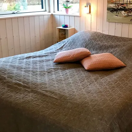 Rent this 5 bed house on Sparekassen Sjælland-Fyn in Kirketorvet, 4640 Faxe