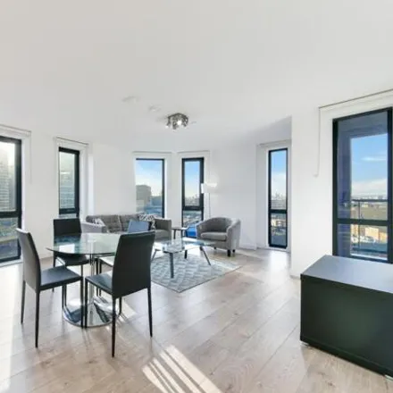 Rent this 2 bed room on Roosevelt Tower in 18 Williamsburg Plaza, Canary Wharf