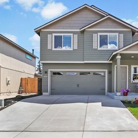 Buy this 3 bed house on 3767 Sidney Way in Medford, OR 97504