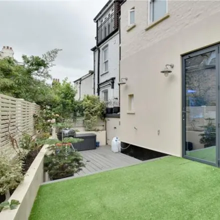 Image 4 - 33 Chevening Road, London, SE10 0LA, United Kingdom - Townhouse for sale