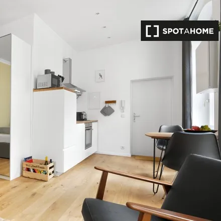 Rent this studio apartment on Pappelallee 68 in 10437 Berlin, Germany