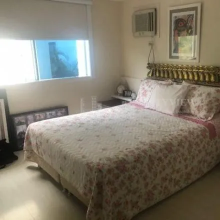 Rent this 6 bed house on Avenida General Felicíssimo Cardoso in Barra da Tijuca, Rio de Janeiro - RJ
