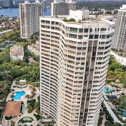 Buy this 3 bed condo on 3000 Island Boulevard in Aventura, FL 33160