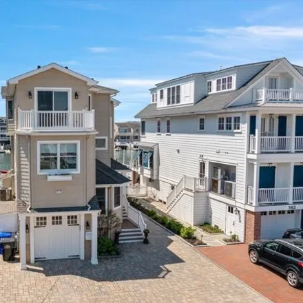 Buy this 6 bed house on 558 22nd Street in Avalon, Cape May County
