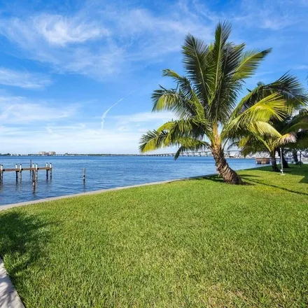Image 5 - 1900 Clifford Street, Fort Myers, FL 33901, USA - Condo for sale