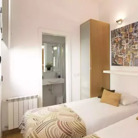 Image 4 - Madrid, Mola!, Calle de Atocha, 16, 28012 Madrid - Room for rent