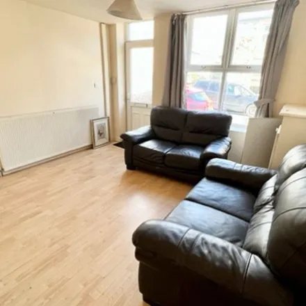 Rent this 4 bed apartment on 10 Warrington Road in Sheffield, S10 1EN