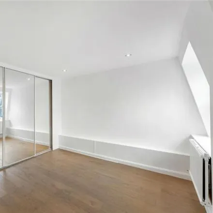 Image 6 - 103-121 Barkston Gardens, London, SW5 9AF, United Kingdom - Apartment for sale