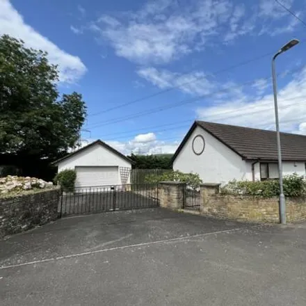 Buy this 4 bed house on The Cutting in Llanfoist, NP7 9NP