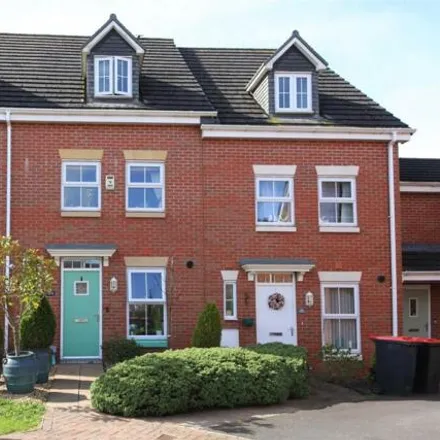 Buy this 3 bed townhouse on Highlander Drive in Telford and Wrekin, TF2 8JZ