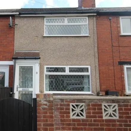 Rent this 2 bed townhouse on Speedy Snax in Saunby Grove, Cleethorpes