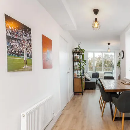 Image 4 - Alan Preece Court, Brondesbury Park, London, NW6 7AY, United Kingdom - Apartment for sale