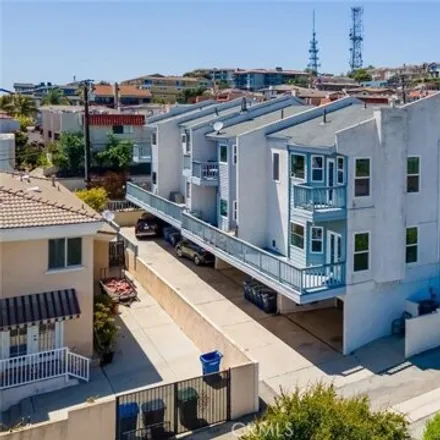 Buy this 3 bed townhouse on 2234 North Ohio Avenue in Signal Hill, CA 90755