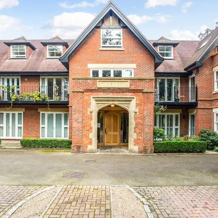 Rent this 3 bed apartment on Ascot Tower in Burleigh Road, Ascot