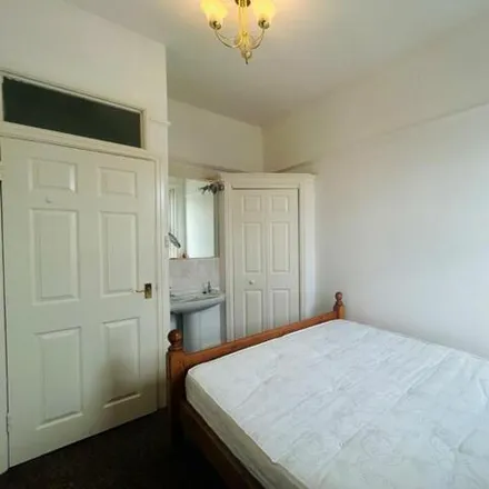 Image 6 - 260 Wellington Road South, Heaviley, Hazel Grove, SK2 6ND, United Kingdom - Apartment for rent