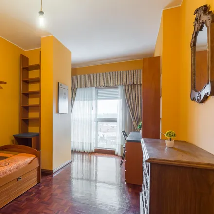 Rent this 6 bed room on unnamed road in 4200-475 Porto, Portugal