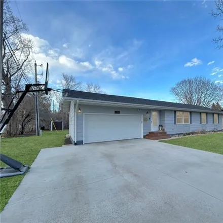 Buy this 4 bed house on 1397 Sheridan Avenue in Montevideo, MN 56265