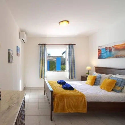 Rent this 2 bed house on 8200-001 Distrito de Évora