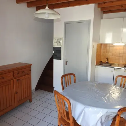 Rent this 2 bed apartment on unnamed road in 80440 Boves, France