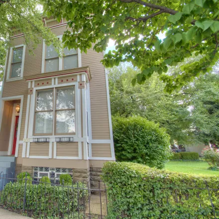 Buy this 2 bed house on 219 West 5th Street in Covington, KY 41011