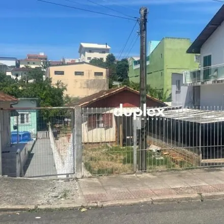 Buy this 3 bed house on Rua Mar del Plata in Barreiros, São José - SC