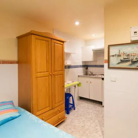 Image 2 - Carrer de Sort, 4, 08904 l'Hospitalet de Llobregat, Spain - Apartment for rent