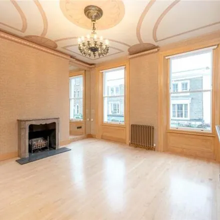Rent this 3 bed room on 33 Kensington Park Road in London, W11 2ES