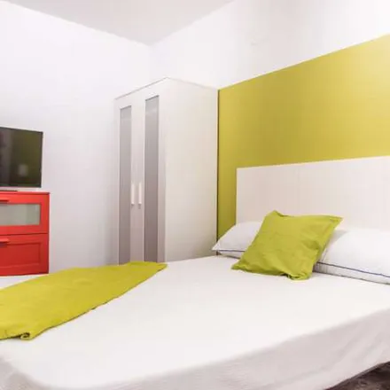Rent this 4 bed apartment on Parking del Mercadona in Carrer de Mèxic, 46100 Burjassot