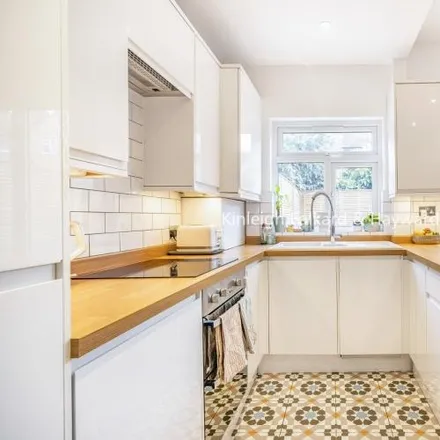 Image 4 - Totterdown Street, London, SW17 8HE, United Kingdom - House for rent