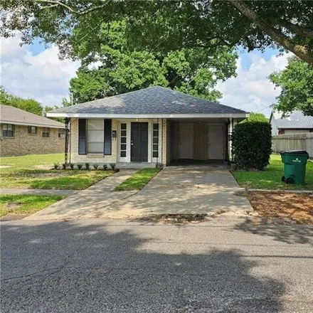Rent this 3 bed house on 1721 North Hullen Street in Beverly Knoll, Metairie