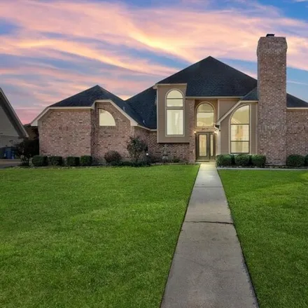 Buy this 3 bed house on 2851 Edgemont Lane in Jefferson County, TX 77627