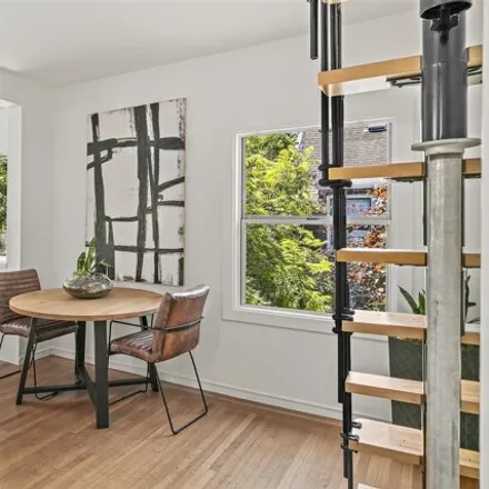 Image 4 - 2611 Piedmont Avenue, Berkeley, CA 94720, USA - Condo for sale