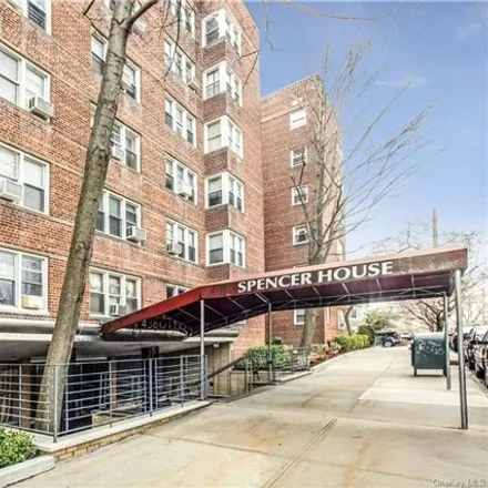 Image 1 - 512 McLean Avenue - East 240th Street, New York, NY 10470, USA - Apartment for sale