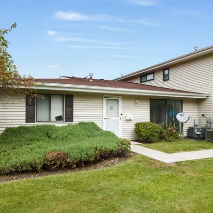 Buy this 2 bed house on 126 Pocasset Court in Schaumburg, IL 60193