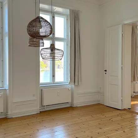 Rent this 6 bed apartment on Gothersgade 99 in 1123 København K, Denmark