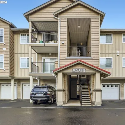 Buy this 3 bed condo on 10734 Northeast Holly Street in Beaverton, OR 97006