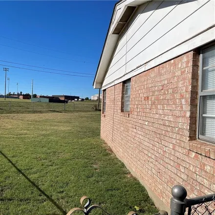 Image 3 - 810 Mission Drive, Anadarko, OK 73005, USA - House for sale