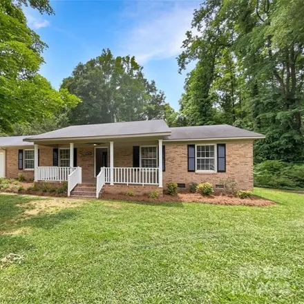 Buy this 3 bed house on 1121 W Meadow Dr in Lancaster, South Carolina