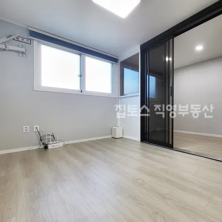 Rent this studio apartment on 서울특별시 동작구 사당동 316-85