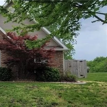 Rent this 3 bed house on 1916 Country Ridge Drive in Warrensburg, MO 64093