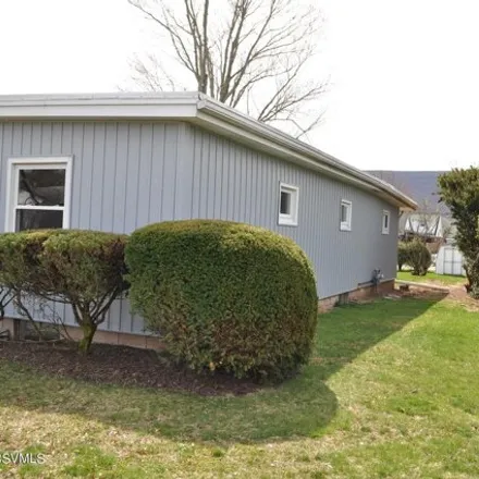 Image 3 - 21 Maple Street North, Montoursville, Lycoming County, PA 17754, USA - House for sale