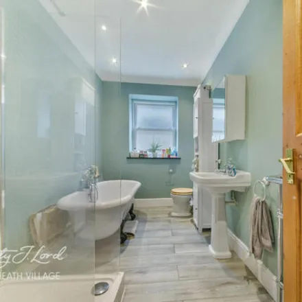 Image 1 - 140 Shooters Hill Road, London, SE3 8RN, United Kingdom - Apartment for sale