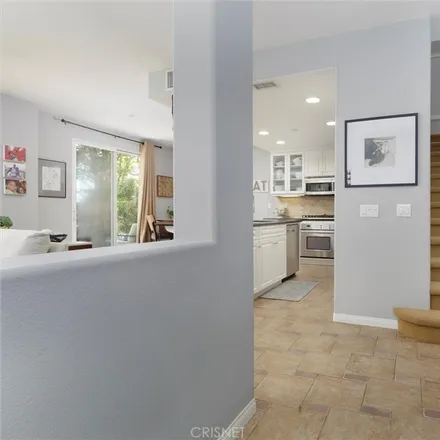 Image 4 - 26699 The Old Road, Los Angeles County, CA 91381, USA - Townhouse for sale