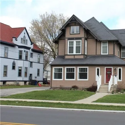 Buy this 5 bed house on 308 West Wooster Street in Bowling Green, OH 43402