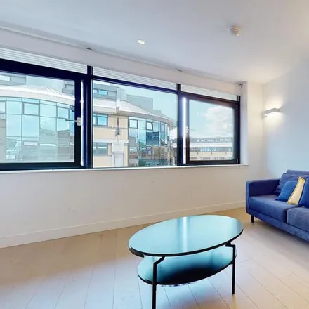 Rent this 1 bed apartment on Great West Road in London, TW8 9GN