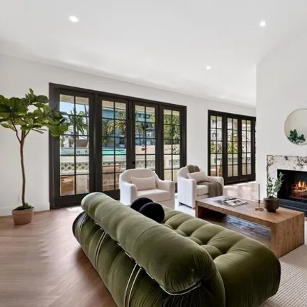 Image 1 - 147 South Oakhurst Drive, Beverly Hills, CA 90212, USA - Condo for sale